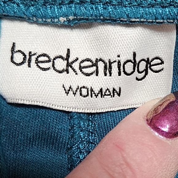 #346 Breckenridge- Knit Capris w/ Embroidered Leaf - Size: 2X- various colors - Picture 8 of 8